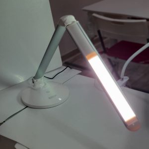 lampara led de mesa
