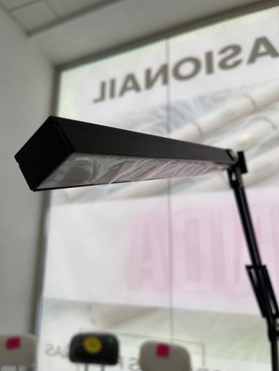 LAMPARA FLEXIBLE CON PINZA - Imagen 3