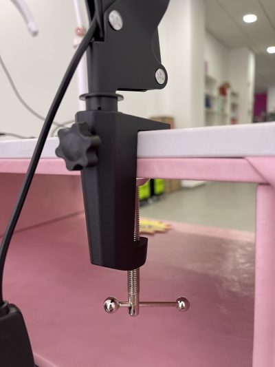 LAMPARA FLEXIBLE CON PINZA - Imagen 4