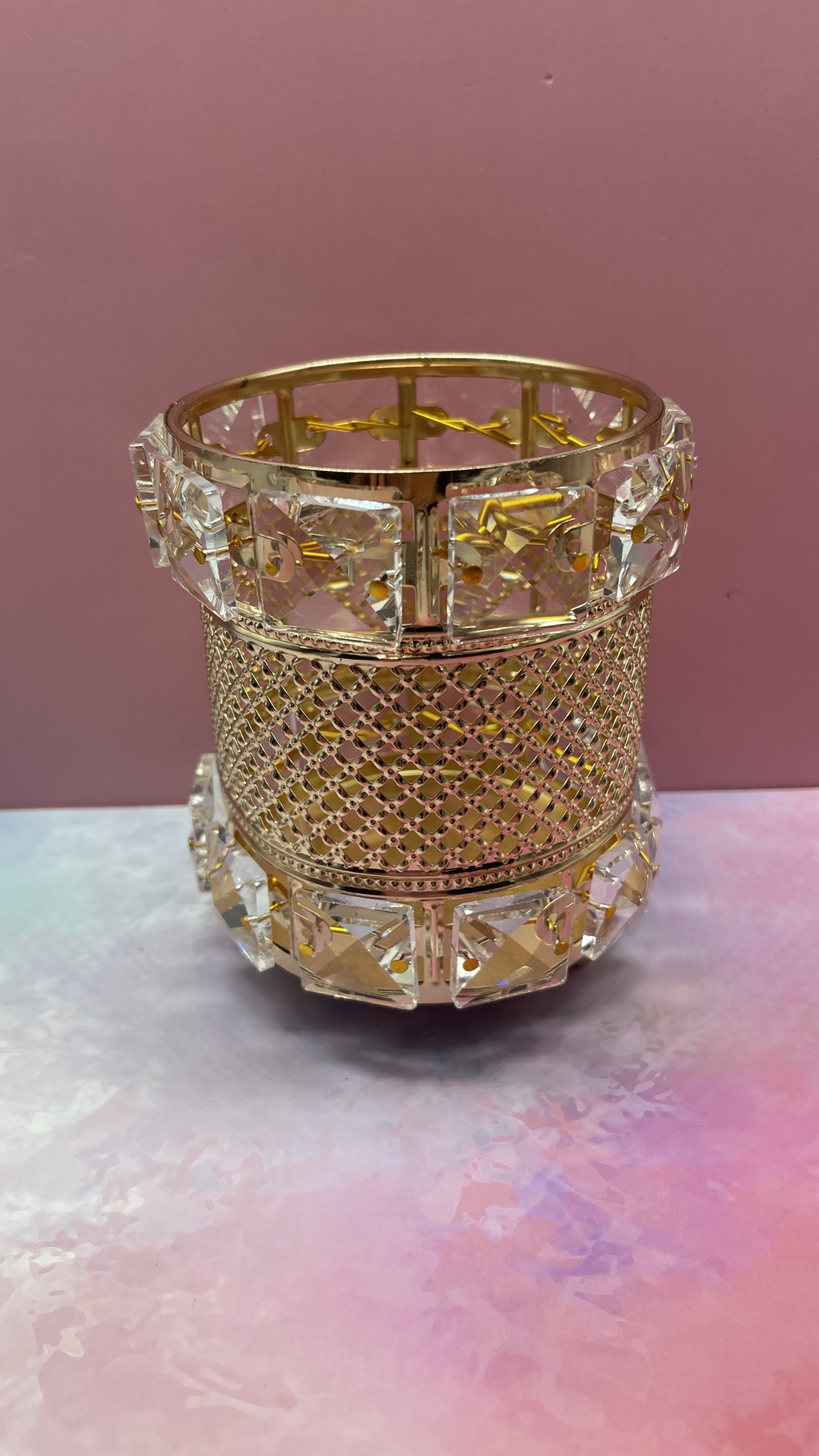 bote para pinceles dorado