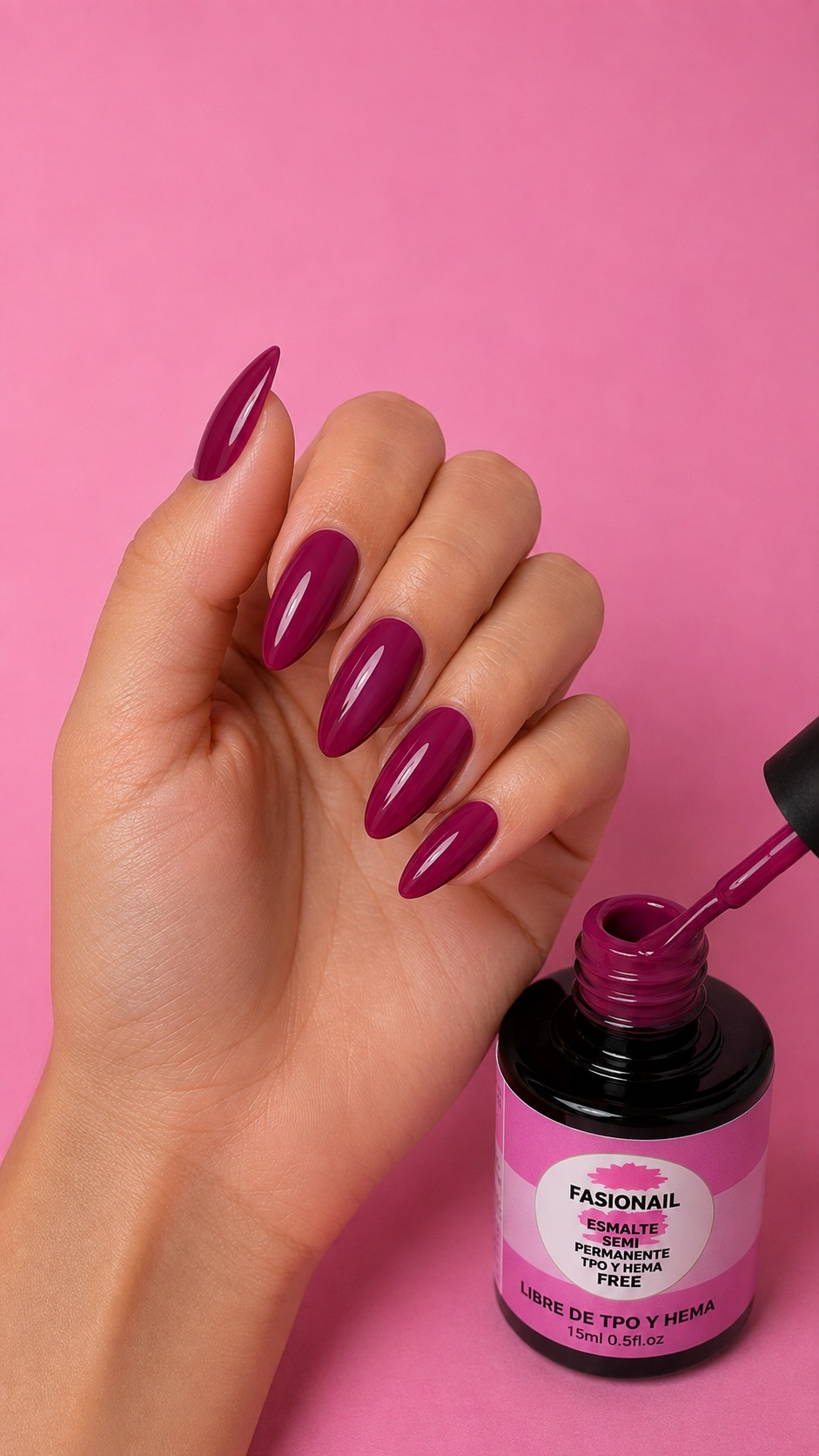 Esmalte Semipermanente FASIONAIL 057 TPO y HEMA Free color fucsia oscuro de 1o ml