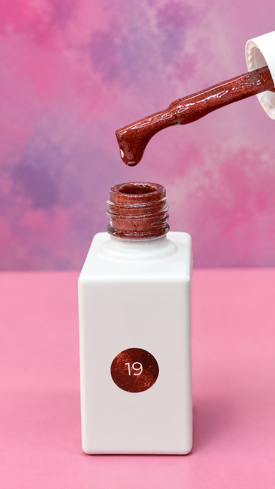 Color rojo intenso LOVE ME Nº 19 de FASIONAIL con acabado brillante