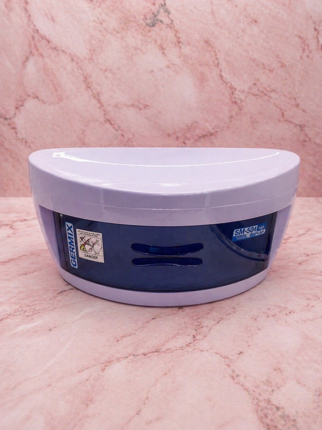 Esterilizador con luz ultravioleta para herraamientas